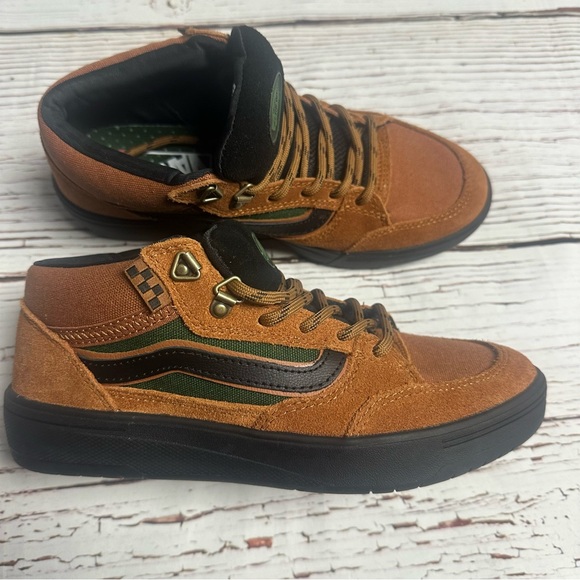 NEW! VANS Skate Zahba Mid Shoe - Picture 2 of 13